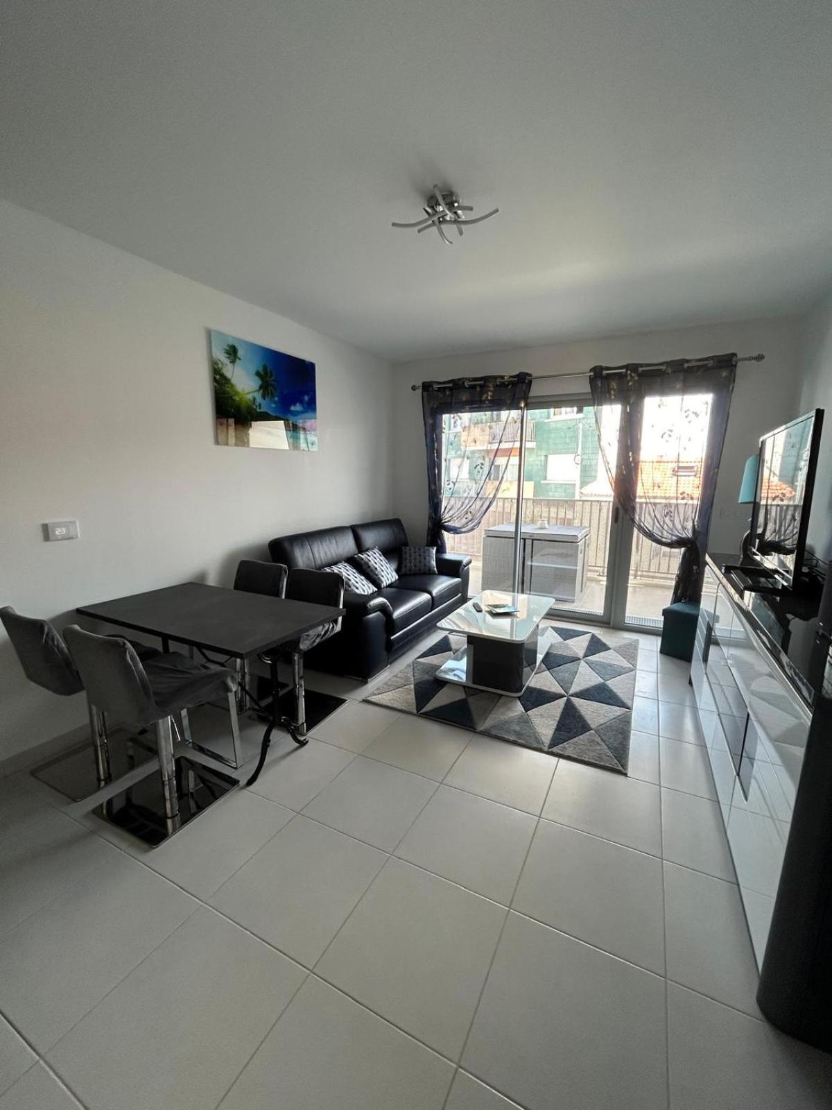 Apartment T3 *